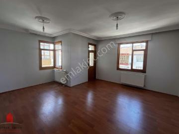 Entepe Avm Yakınında Geniş Bakımlı 3+1 Kiralık Daire