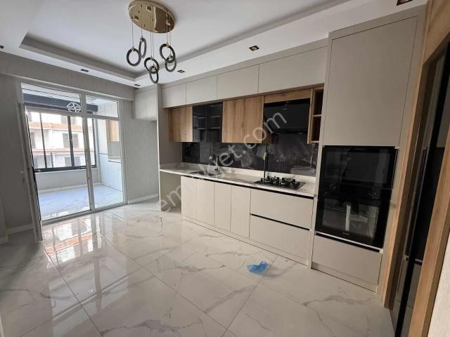 Entepe Avm Yanı 3.5+1 Ara Kat Daire Satılık