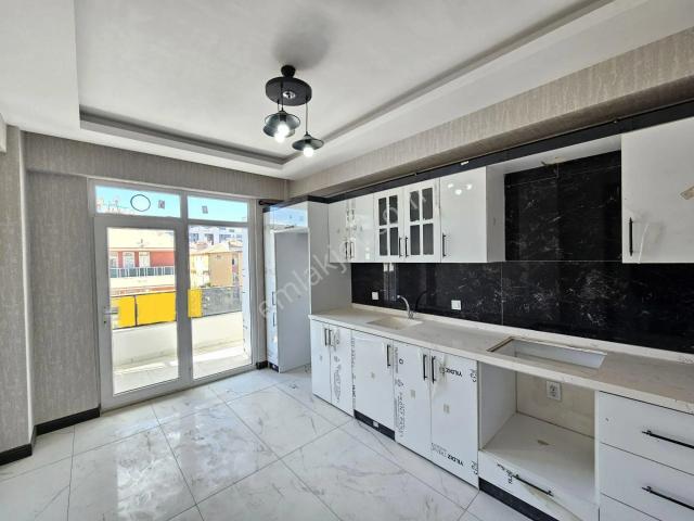 Entepe Avm’ye Oldukça Yakın 3+1 Kiralık Sıfır Arakat Daire