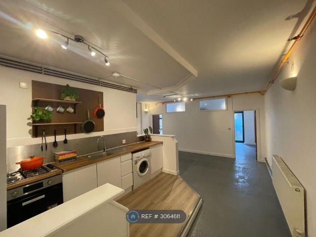 Enterprise House, London E9, 2 bed flat to rent, £2,300 pcm | PrimeLocation