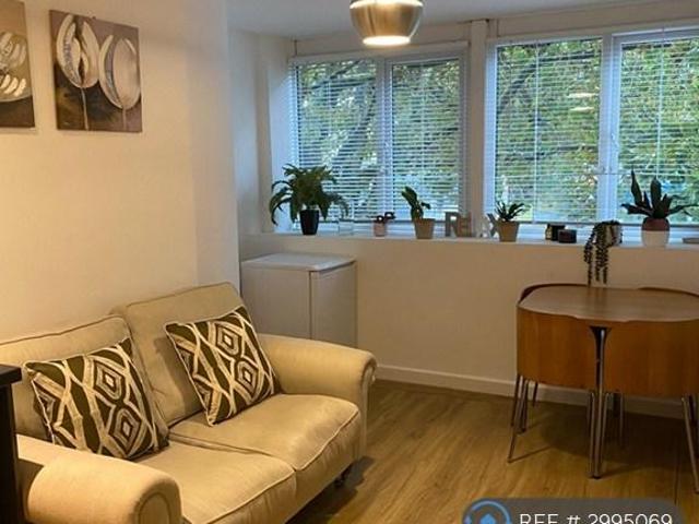 Enterprise House, Portsmouth, PO1 2 bed flat to rent £1,450 pcm £335 pw