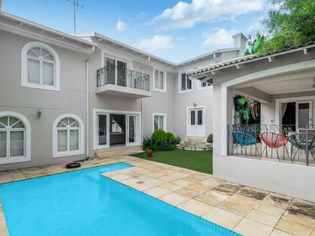 ENTERTAIN IN STYLE