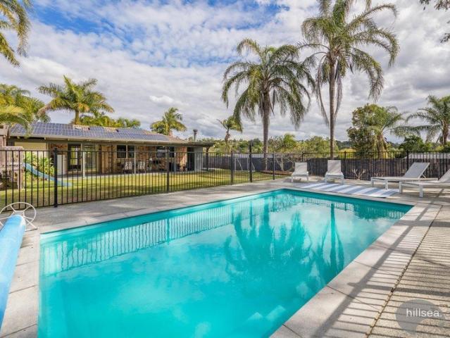ENTERTAIN IN STYLE, RELAX IN COMFORT, LIVE THE GOLD COAST LIFESTYLE