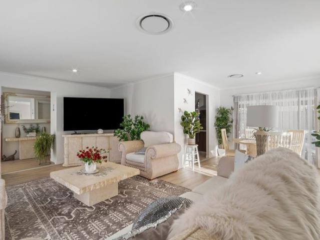 Entertain, Relax & Enjoy – Beautiful Family Home with Pool