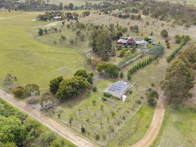 Entertain, Relax, Enjoy Rural Living