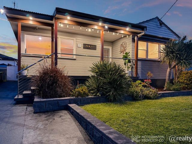 Entertain, Relax & Live Exceptionally in a Sought After Kotara Setting