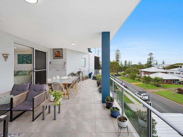 Entertain, Unwind & Soak Up the Bay Views at Alegria