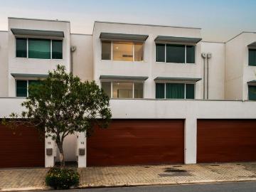Entertain, Unwind & Wake Up to the Marina