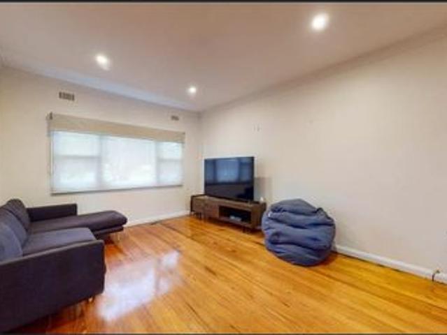 ENTERTAINERS DECK