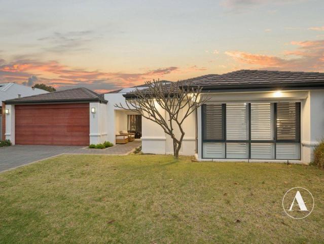 ENTERTAINERS DELIGHT! 4 BED + 2 BATH + THEATRE + STUDY/5TH BED
