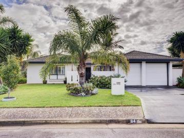 Entertainer's Delight with Flexible Family Living in the Heart of Warradale