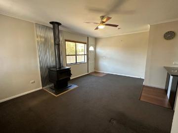 Entertainer's Delight with Uncover Deck & Double Garage
