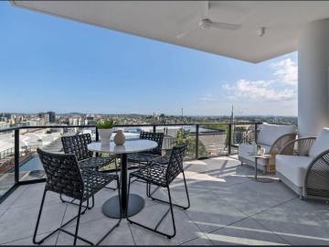 Stylish 4 bed apartment