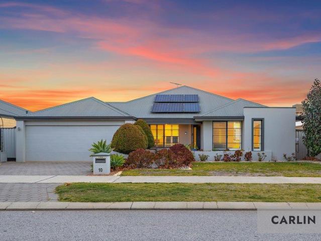 ENTERTAINER'S DREAM IN THE HEART OF AUBIN GROVE!