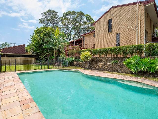 Entertainers dream! Large family home in Tugun