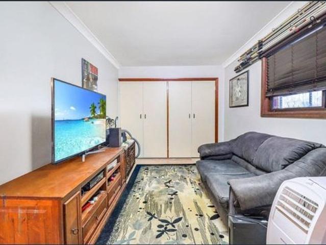Entertainer's Dream — Sprawling 4 Bedroom Home with Pool, Games Room & Bar in Darra