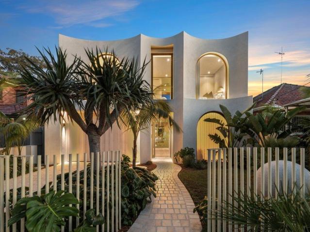 Entertainer's showpiece for luxury resort living