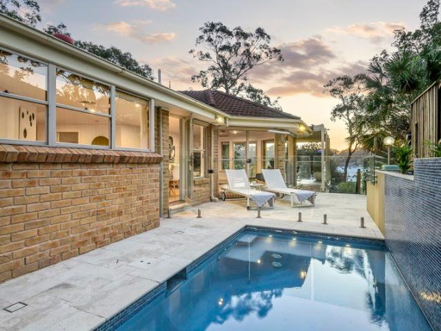 Entertainer's paradise with Pittwater views