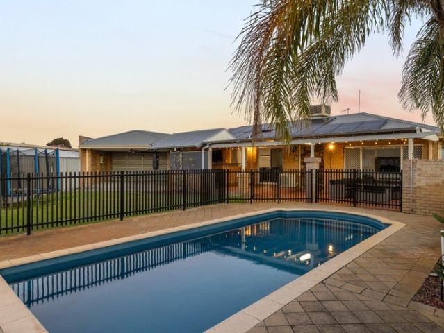 Entertainer's Paradise with Resort Style Family Living