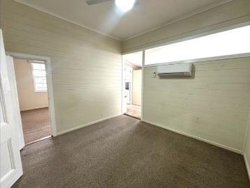 Entertainer's Queenslander with Pool, Spa & Massive Shed in Central Bowen