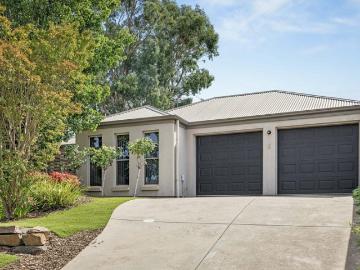 Nairne, South Australia - Garden, Parking