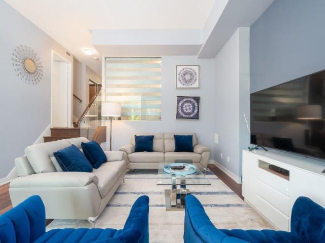 Entertainment District Toronto Furnished Townhouse Rental on Queens Wharf Road – Sophisticated 4 Bedroom plus 3 Bathrooms with Stainless Steel Appliances and Spacious Design