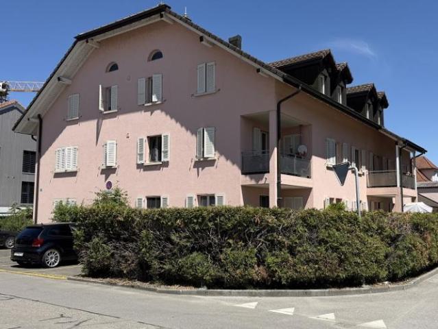 Entièrement rénové, 4.5pces au rez avec terrasse