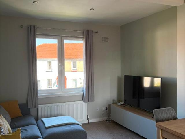 Entire 2 Bed flat for the Fringe
