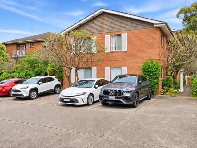 Entire Block of 10 Two bedroom Units Strata Title, Approx. 1170sqm