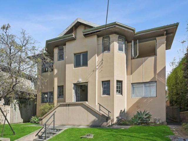 Entire Block of 4 on 696.77sqm Prime Future Development Potential