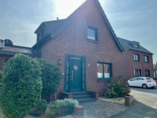 Entire house with large garden  great location  newly renovated