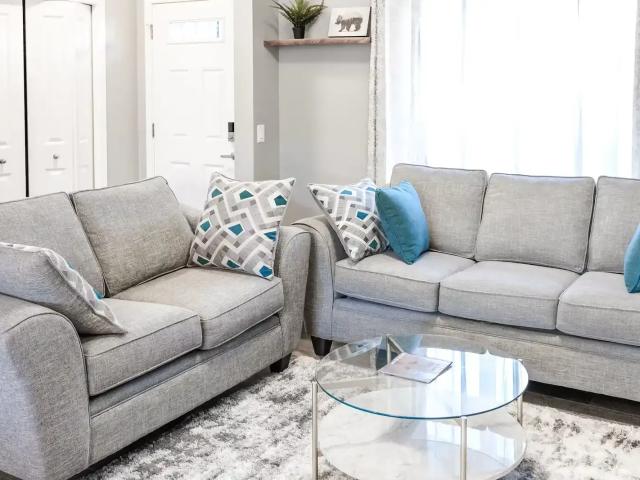 Entire Home 3 Bed 2.5 Bath Townhouse Furnished/Unfurnished Short/Long Term — 3 Bedrooms Townhouse