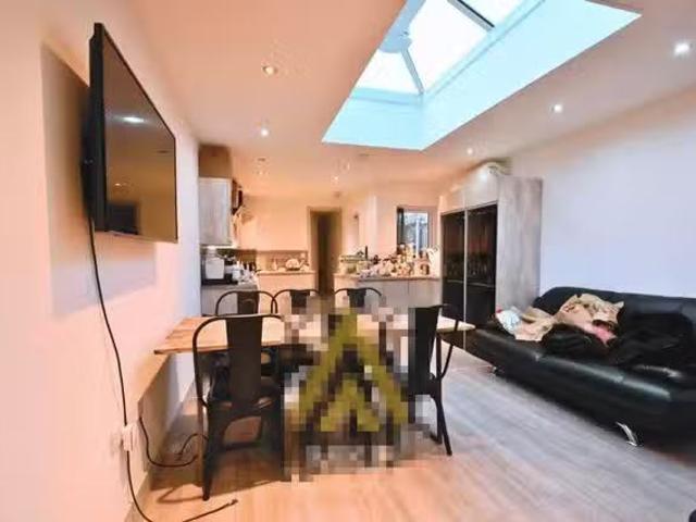Entire Place·7B7B···247 Heeley Road, Selly Oak 7 Bedroom 7 Bat.