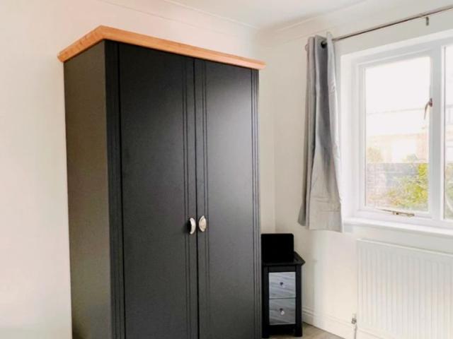 Entire Place·4B3B···7 Bishopsgate Walk, Chichester