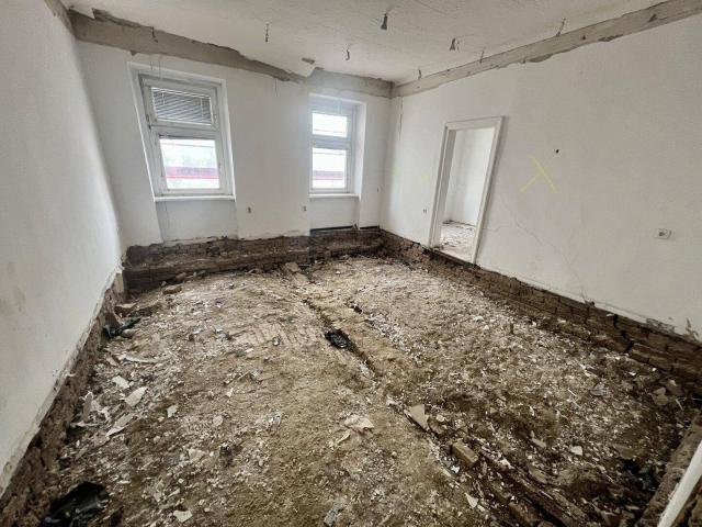 Entkernte 47 m² Wohnung mit viel Gestaltungspotenzial und 2 getrennt begehbaren Zimmern!
