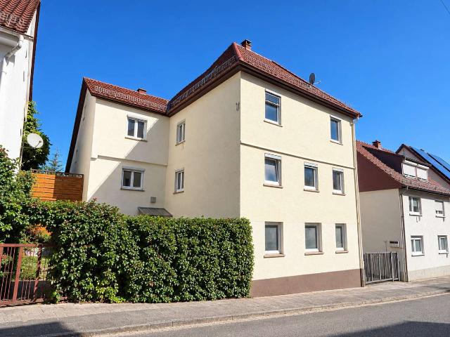 Entkerntes Fachwerkhaus mit Bauvorbescheid – 282 m², bis zu 4 Einheiten, Ortskern Feuerbach
