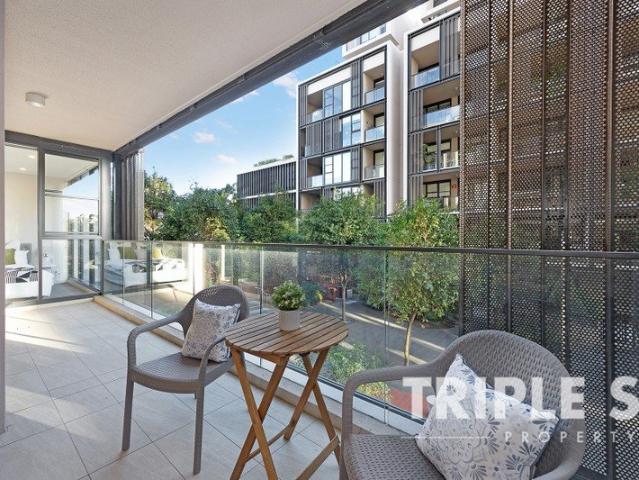 ENTRANCE AT GATE E4 | 2 Bedroom + Study | Timber Floor | Prime Location