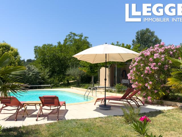 Entre village et nature maison avec piscine et gîte indépendant