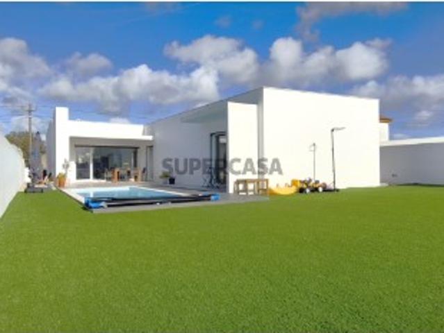 Entre a Lagoa e o Atlântico Uma Casa Onde o Tempo Abranda