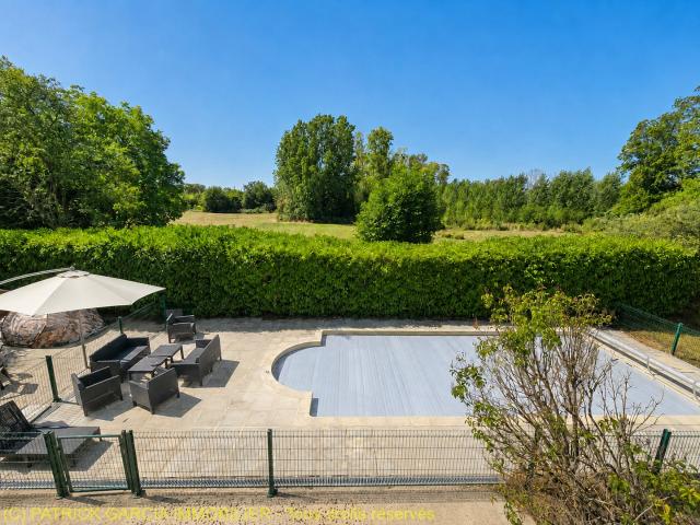 Entre Auxerre et Joigny Pavillon 5 chambres avec piscine 160m² Senan