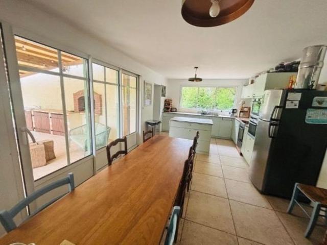 Entre campagne et océan, longère en pierre, parc arboré et p. 154m² Frossay