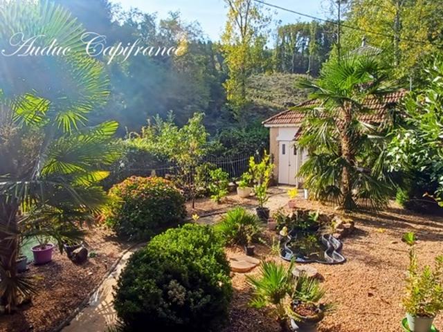 Entre Cluny et Charolles, ensemble immobilier avec 3 gîtes, d'une surface de 190 m², sur terrain de 6 000 m²