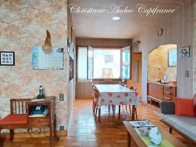 Entre Cluny et Charolles, maison de centre bourg de 153 m², avec 2 logements