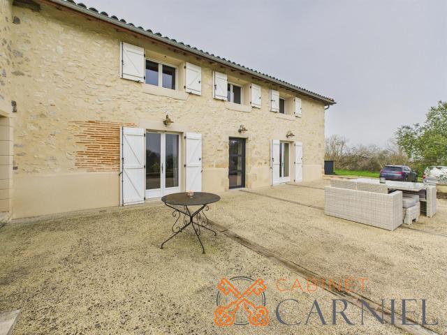 Entre Gironde et Lot et Garonne belle maison en pierre rén. 289m² Marmande