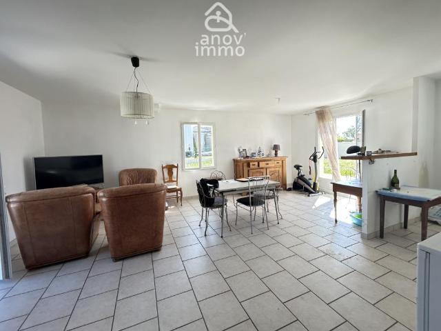 Entre JUILLAC LE COQ et SEGONZAC, Maison contemp. 120m2 hab