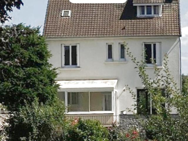 Entre la Ferte Bernard et Nogent Le Rotrou: toutes commodit. 198m² Le Theil