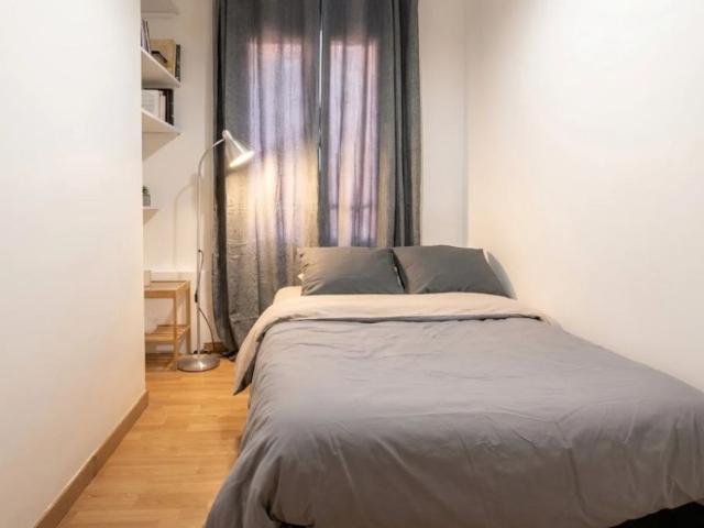 Entre le MoPoissonnière et la Gare du Nord 3 Pièces de 50m2 / En bon état