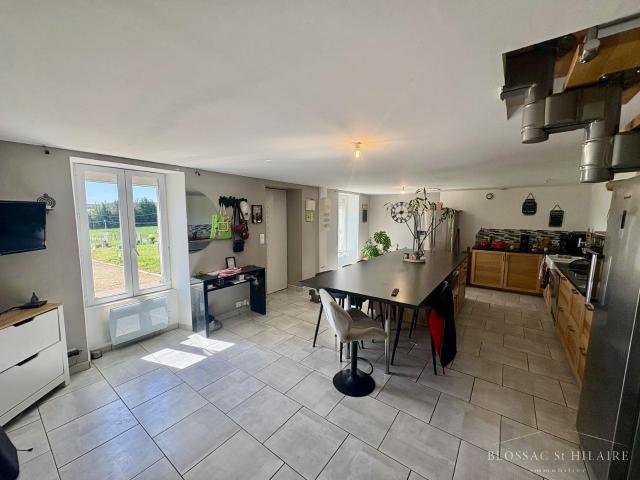 Entre LENCLOITRE et SAINT GERVAIS LES TROIS CLOCHERS, maison de 151m2