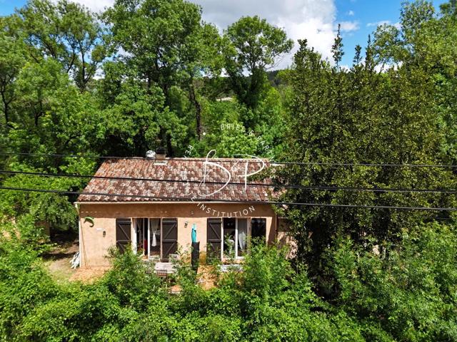 Entre Lorgues et Le Thoronet, Maison 2 chambres avec 1300 m² de