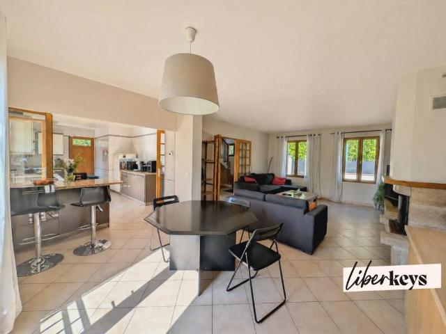 Entre Lumière et Rivière: Votre parenthèse familiale à Auve. 167m² Auvers Sur Oise